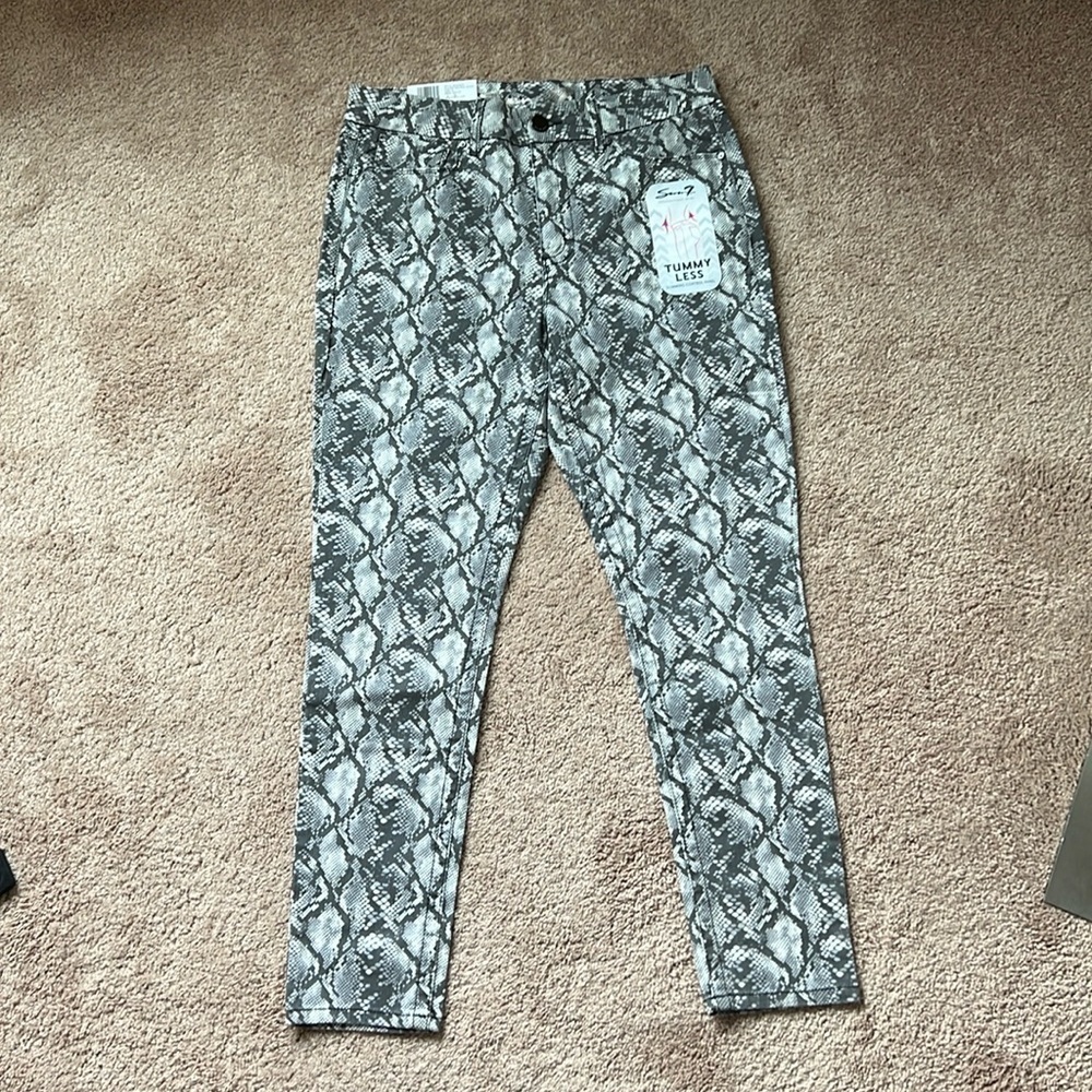 NWT Seven7 Women's Tummy Less High Rise Skinny Jeans